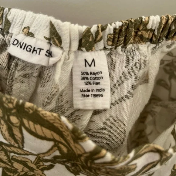 Two Piece Crop Top and Wide Leg Floral Set - Size M - Picture 5 of 5